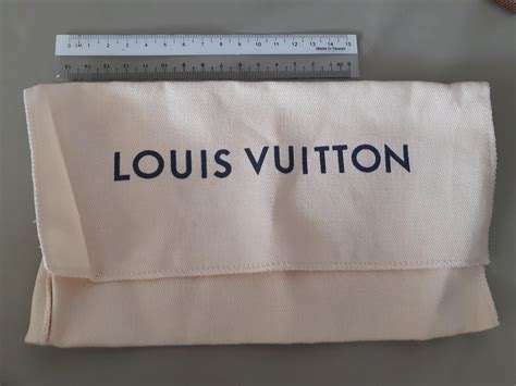 replica monospalla louis vuitton uomo|real Louis Vuitton dust covers.